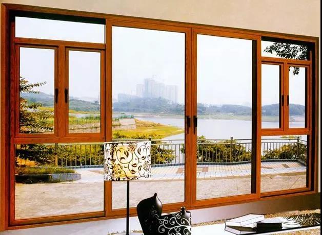 家里財(cái)運(yùn)只出不進(jìn)？跟客廳門窗風(fēng)水有大關(guān)系！