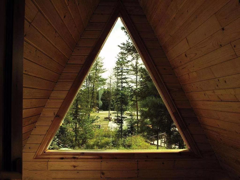 家里財(cái)運(yùn)只出不進(jìn)？跟客廳門窗風(fēng)水有大關(guān)系！